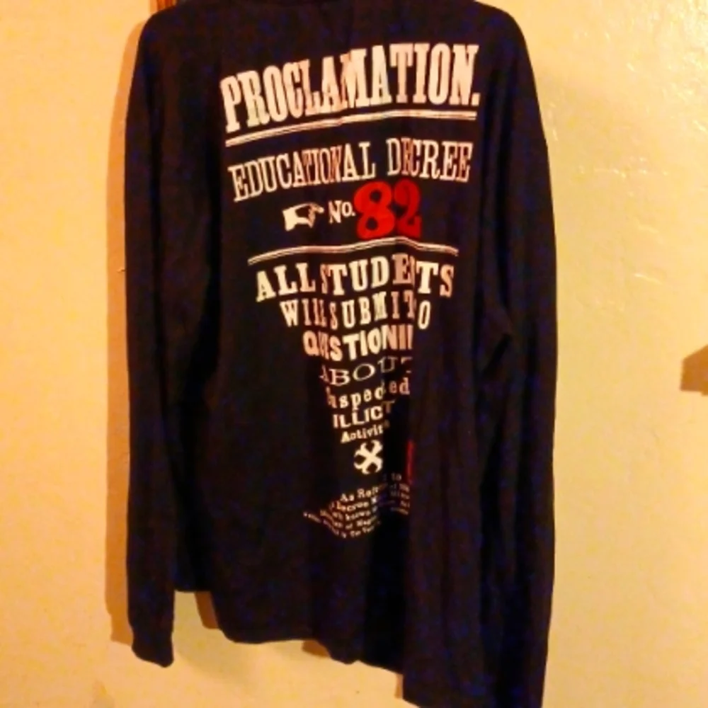 Hot Topic - Picture 1 of 1